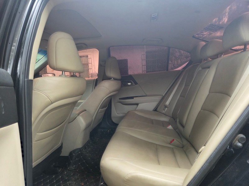 郑州15年本田雅阁7