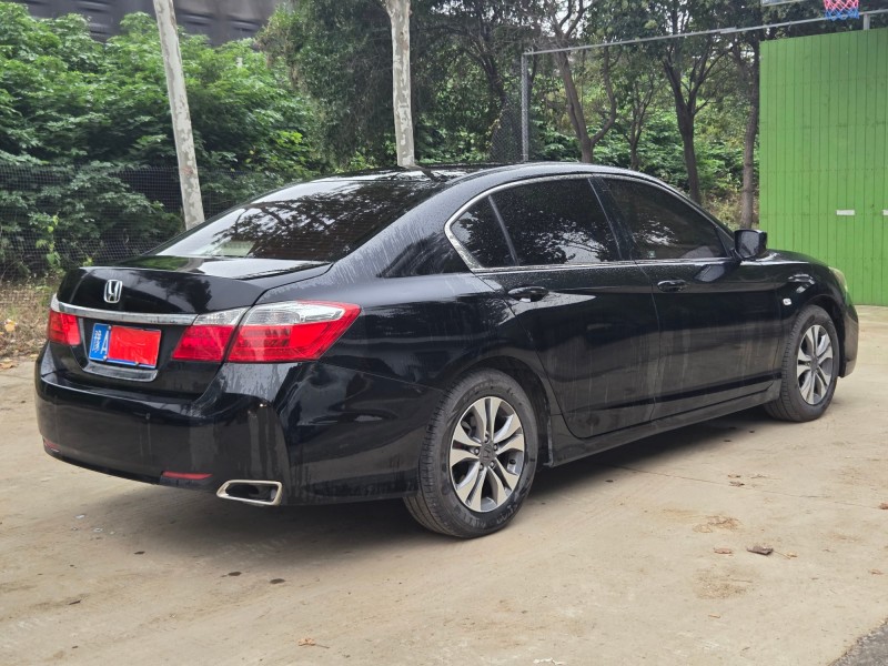 郑州15年本田雅阁8