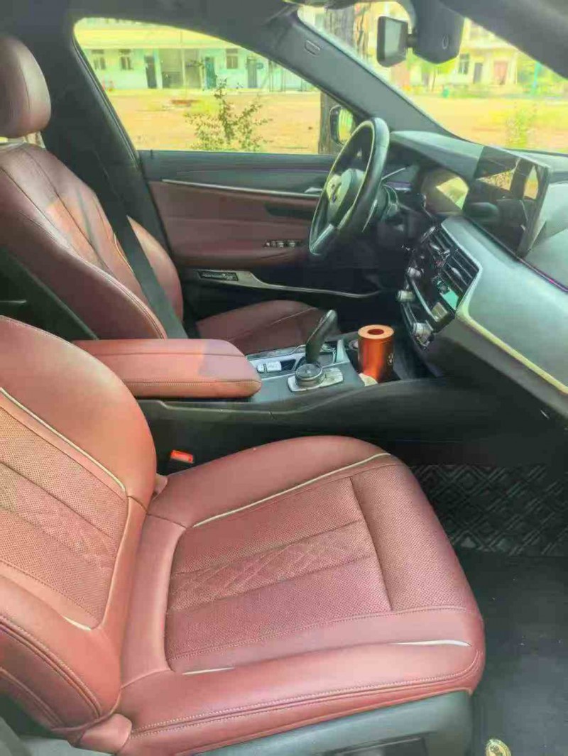 吉安23年宝马5系4