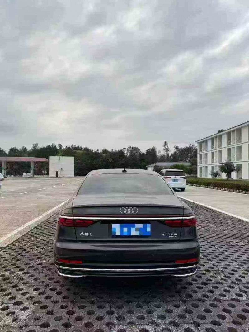 重庆24年奥迪A8L9