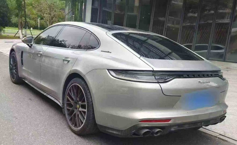 重庆24年保时捷帕拉梅拉8