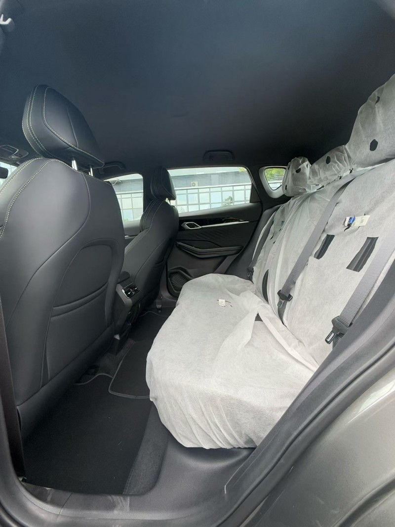 东莞25年吉利缤越5