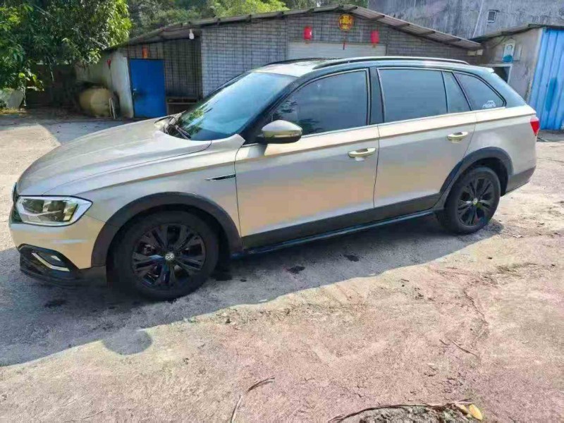 钦州16年大众蔚领2