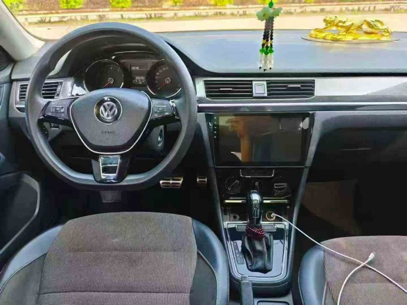 钦州16年大众蔚领5