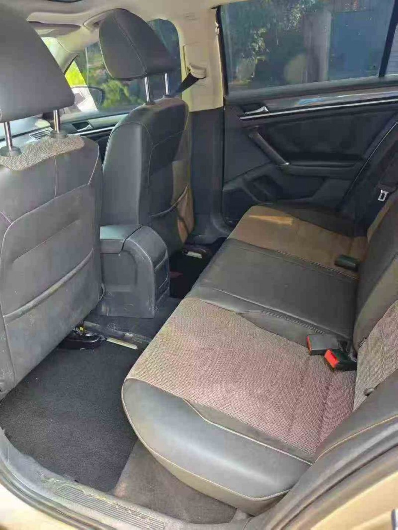 钦州16年大众蔚领6