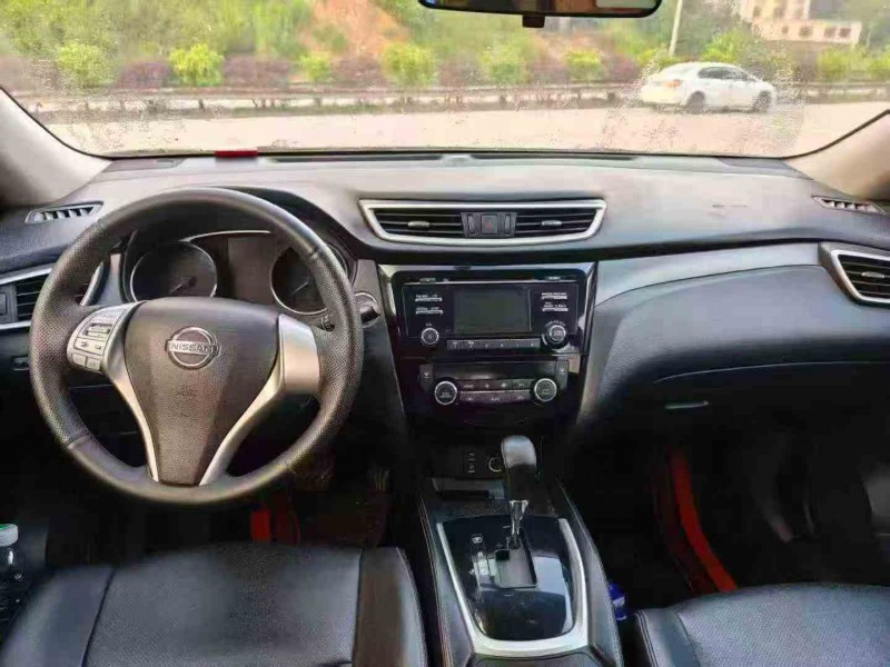 梧州16年日产奇骏4