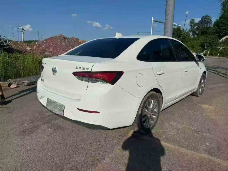 重庆20年别克英朗8