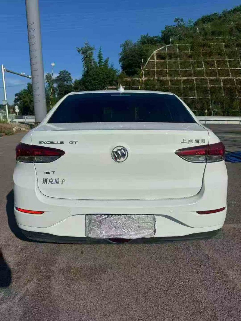 重庆20年别克英朗9