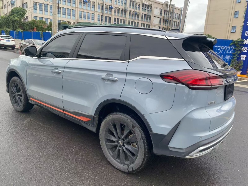 娄底22年吉利博越4