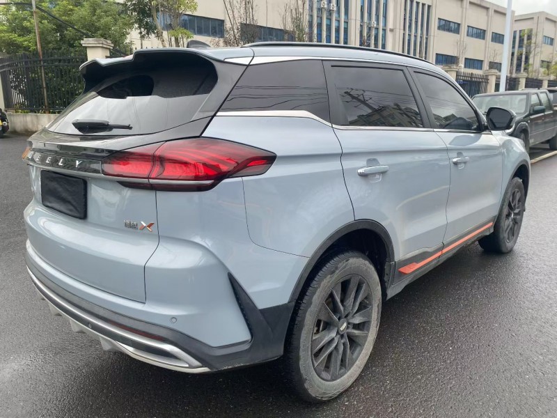 娄底22年吉利博越8