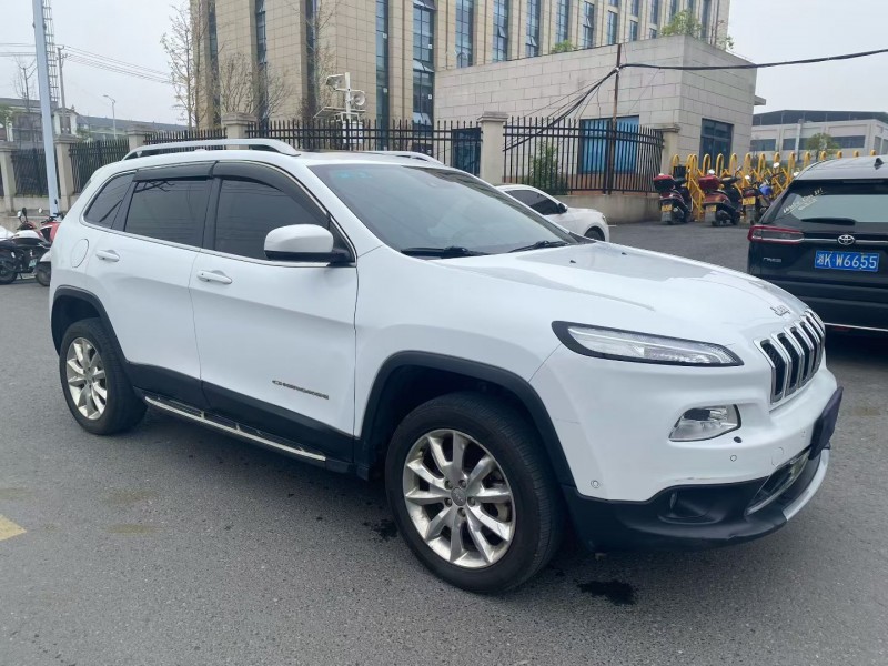 娄底18年Jeep自由光4