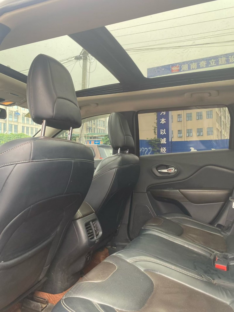 娄底18年Jeep自由光5