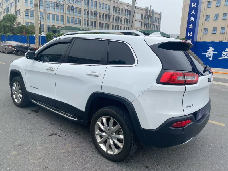 娄底18年Jeep自由光7