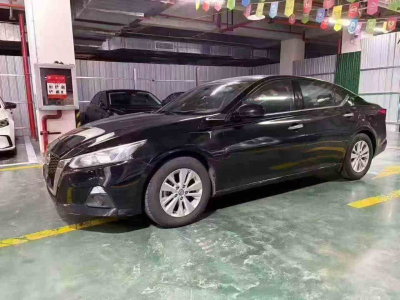 铜仁22年日产天籁3