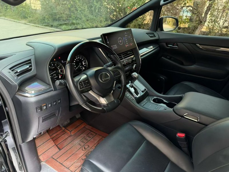 唐山23年雷克萨斯LM雷尔法4