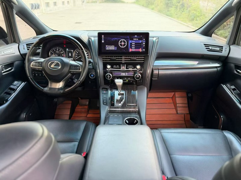 唐山23年雷克萨斯LM雷尔法7