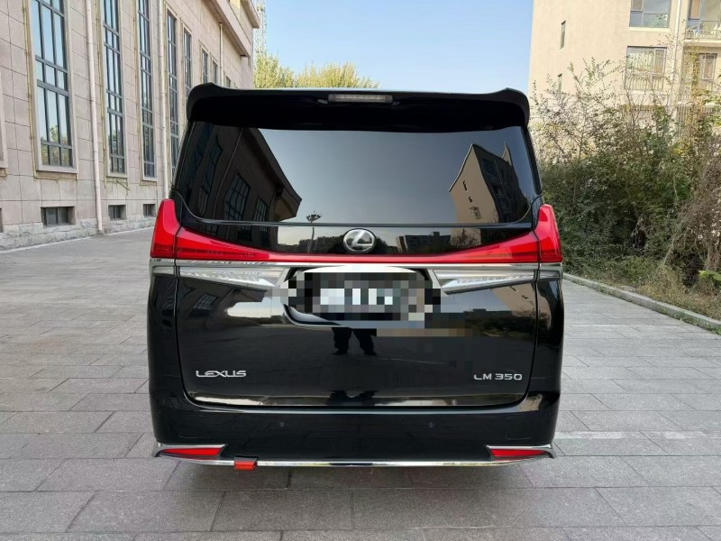 唐山23年雷克萨斯LM雷尔法9