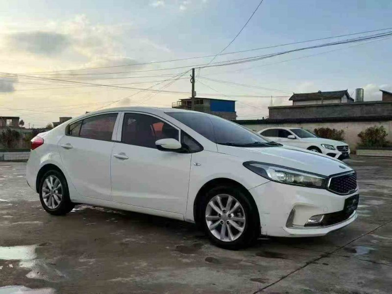 毕节19年起亚K33