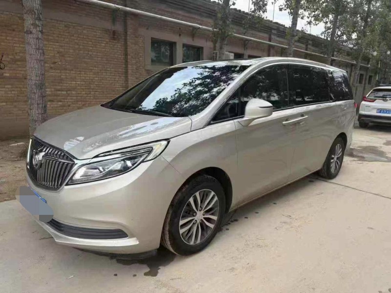 保定19年别克GL82