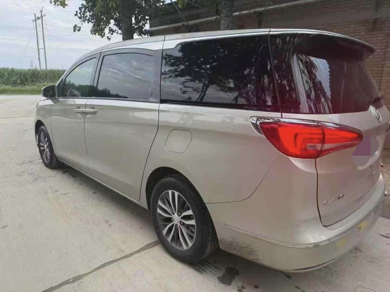 保定19年别克GL87