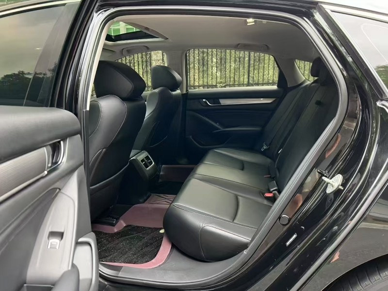 深圳21年本田雅阁6