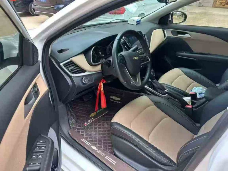 柳州22年雪佛兰科鲁泽4