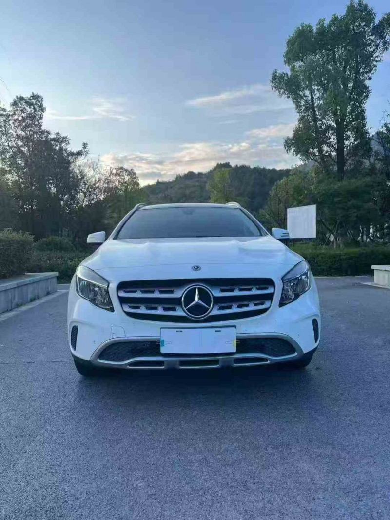 景德镇19年奔驰GLA1