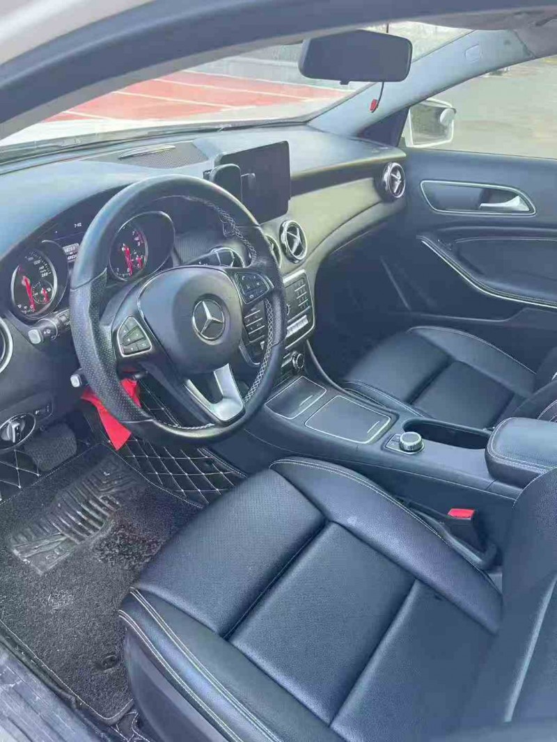 景德镇19年奔驰GLA5