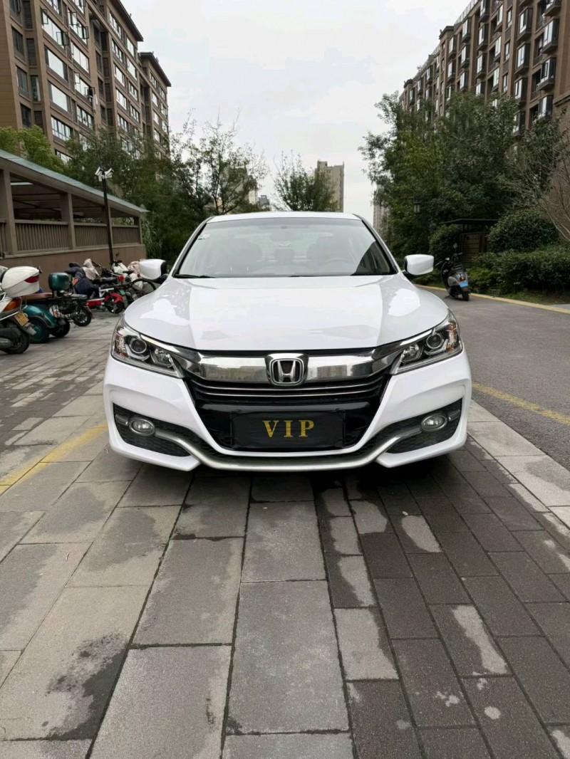 宿迁16年本田雅阁1