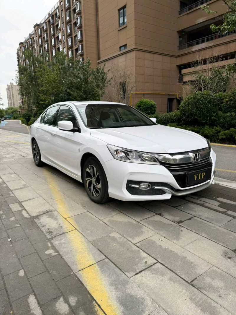 宿迁16年本田雅阁2