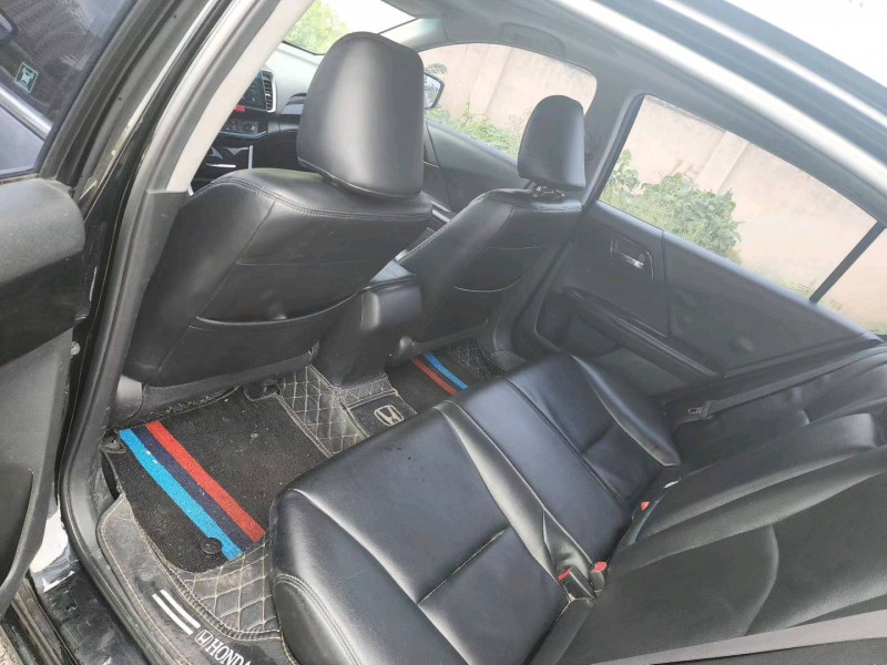 宿迁16年本田雅阁5