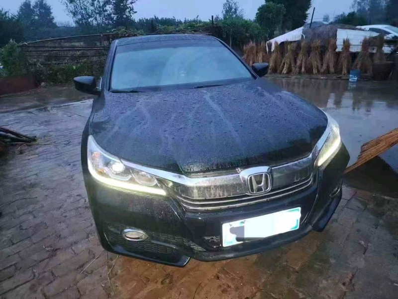 徐州16年本田雅阁1