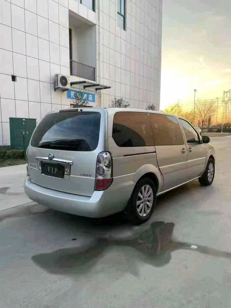 宿迁13年别克GL88