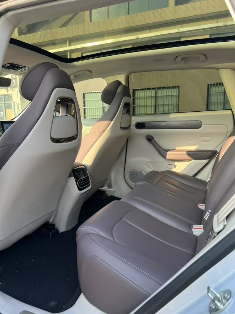 江门23年零跑汽车C115