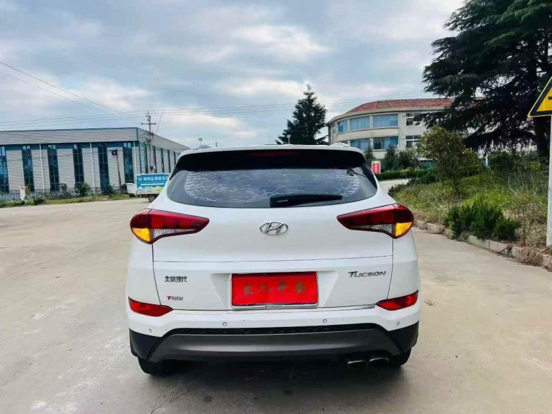 青岛17年现代途胜9