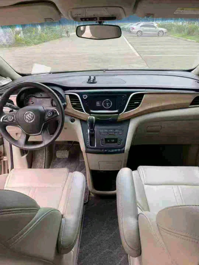 宿迁19年别克GL84