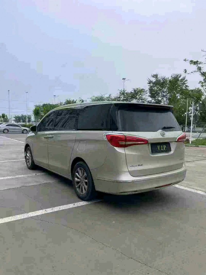 宿迁19年别克GL86