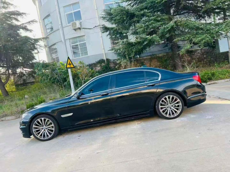 青岛12年宝马7系3