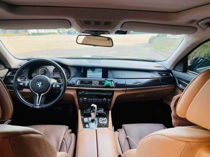 青岛12年宝马7系4