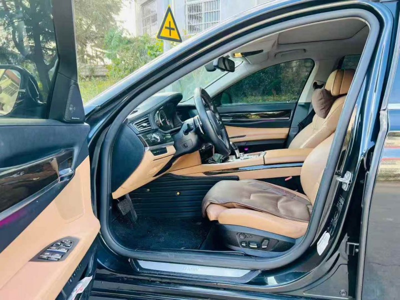 青岛12年宝马7系5