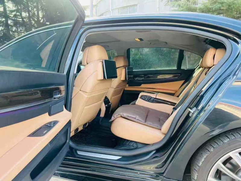 青岛12年宝马7系7