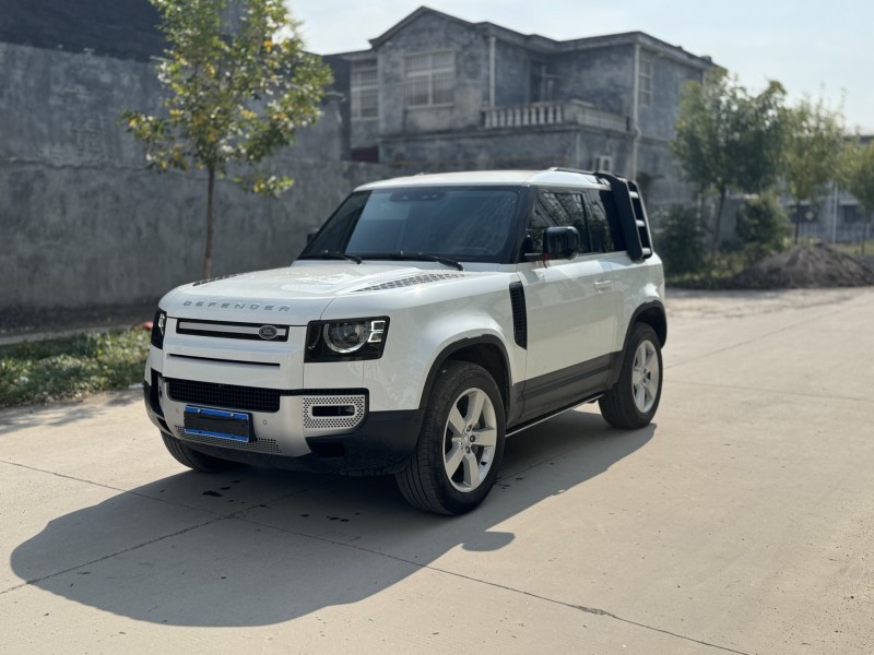 新乡24年路虎卫士3