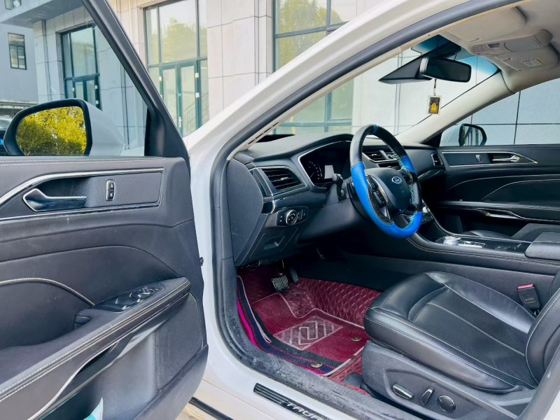 青岛16年福特金牛座4