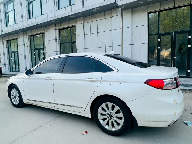 青岛16年福特金牛座8