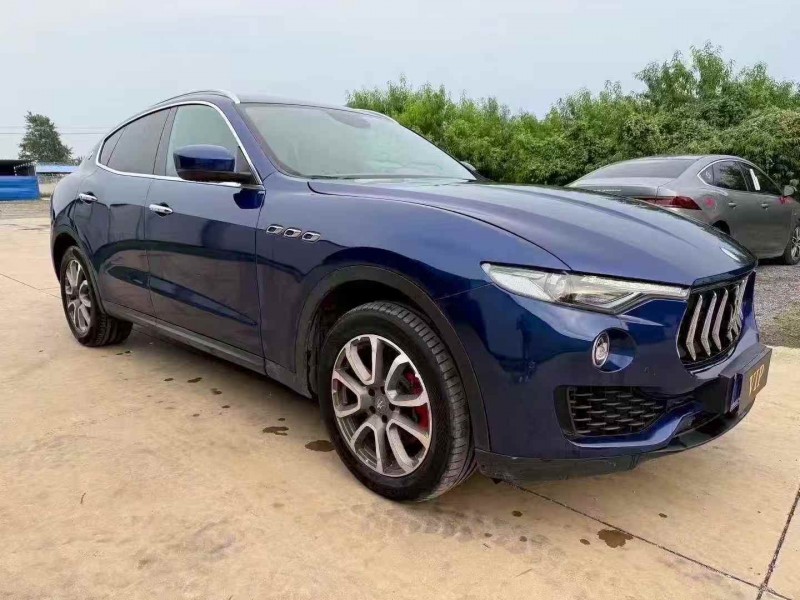 泰安17年玛莎拉蒂Levante2