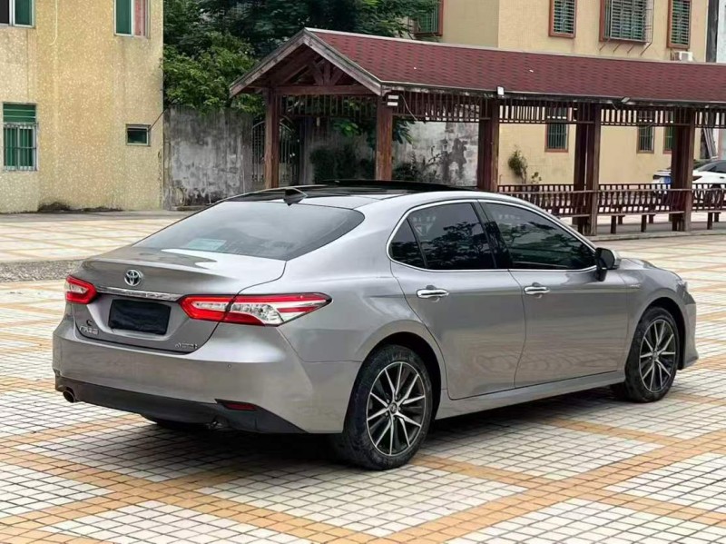 汕头23年丰田凯美瑞8