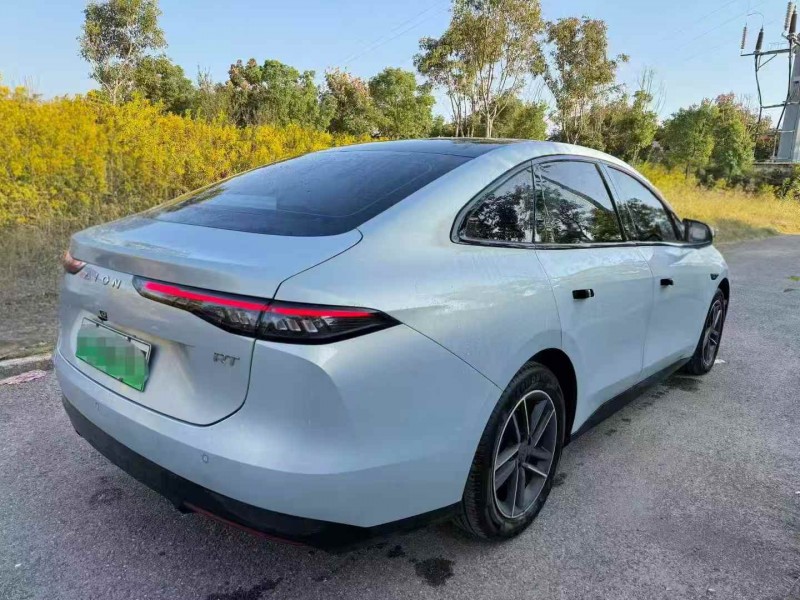 黄石25年传祺埃安RT7