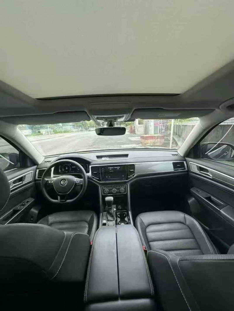 防城港21年大众途昂5