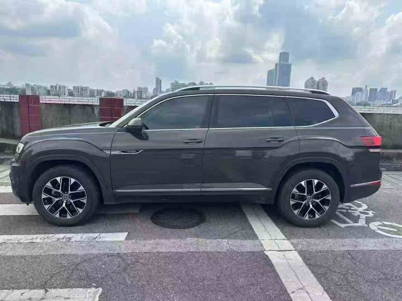 防城港21年大众途昂7