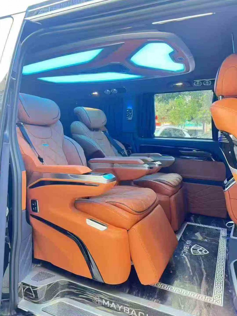 梧州24年奔驰威霆4